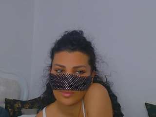FrizzyBabe on webcam for live free nude chat now