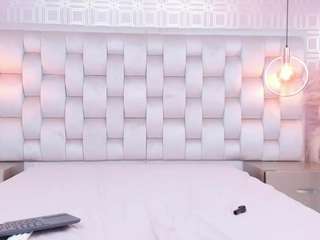 KimberlyDiiaz on webcam for live free nude chat now
