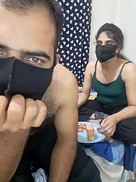 Love_nd_Lust naked in live sex video chat