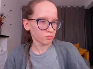 LynetteBails on webcam for live free nude chat now