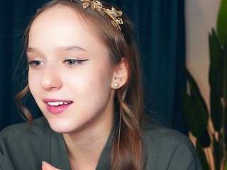 MaureenDunnell on webcam for live free nude chat now