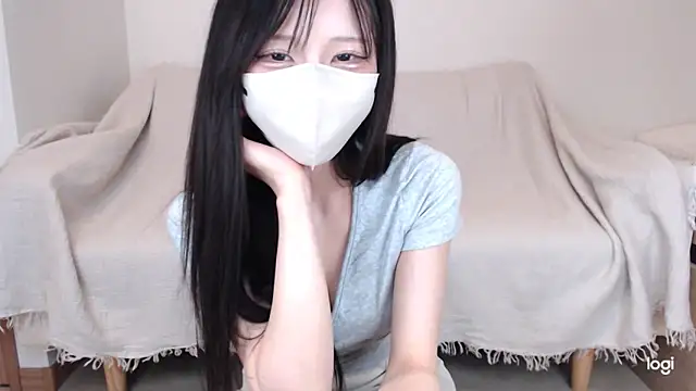 MIU-oxo naked in live sex video chat