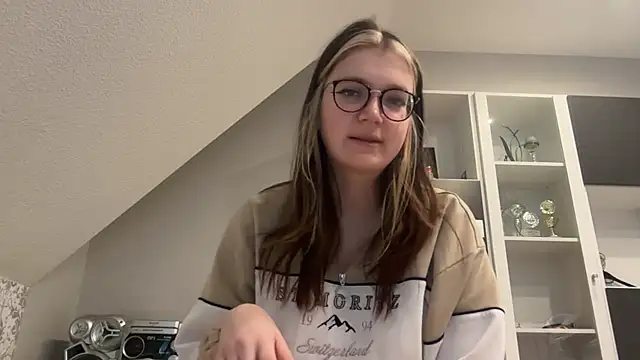 NikaCyberslut naked in live sex video chat