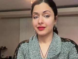 NikkiLuvv on webcam for live free nude chat now