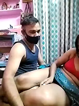 sweety_telugu_couple2027 naked in live sex video chat