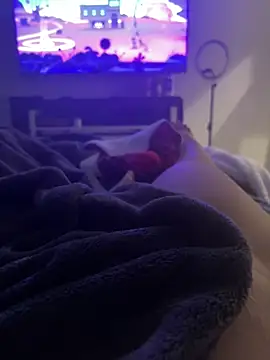 Wonderwoman532 naked in live sex video chat