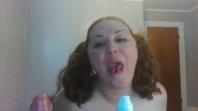 Analsquirtwhore naked in live sex video chat