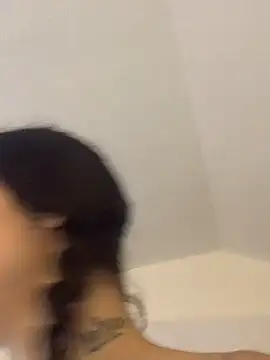 Ariel_euphoria naked in live sex video chat