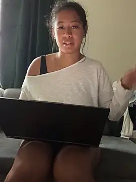 AshleyLoveee naked in live sex video chat