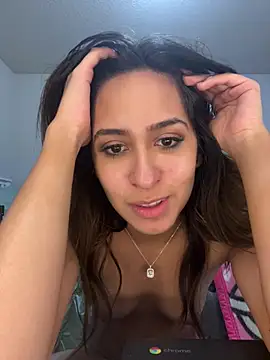 brownbunny512 naked in live sex video chat