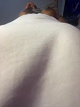 Cherrytowild naked in live sex video chat