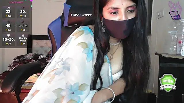 Meadow_Rain naked in live sex video chat