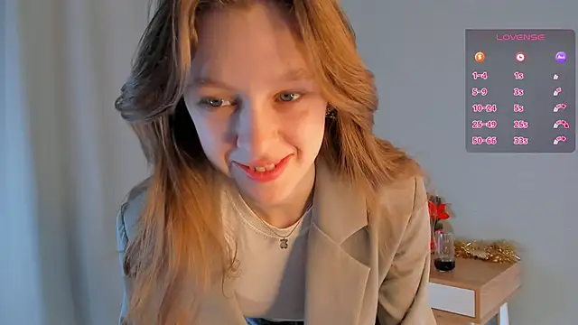 MildredGawne naked in live sex video chat