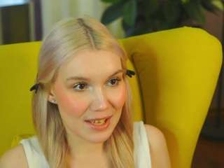 NeldaHerlan on webcam for live free nude chat now