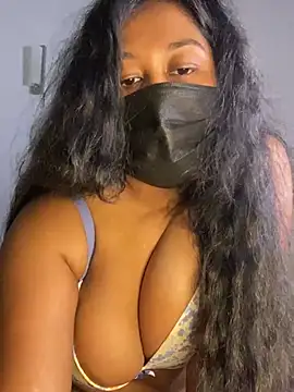 Queen-Of-Spades naked in live sex video chat