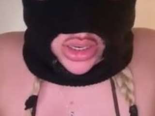 throatgoatblondie69 on webcam for live free nude chat now