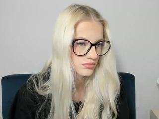 TracyDear on webcam for live free nude chat now