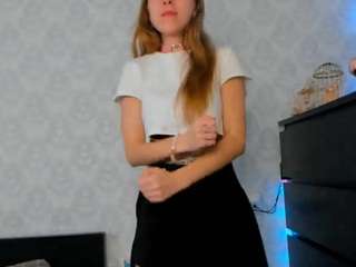 UdelaBardon on webcam for live free nude chat now