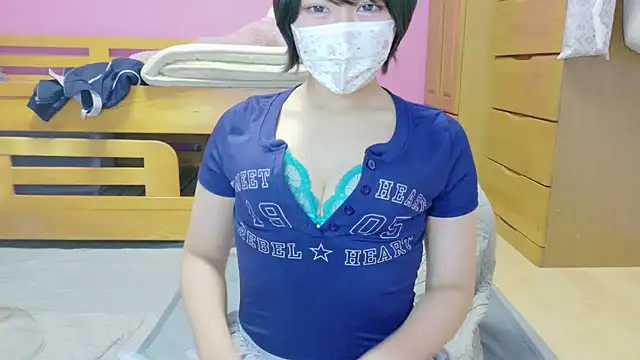 _usya_2525 naked in live sex video chat