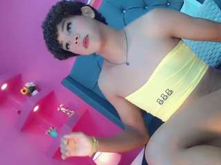 Vanessapintoo on webcam for live free nude chat now