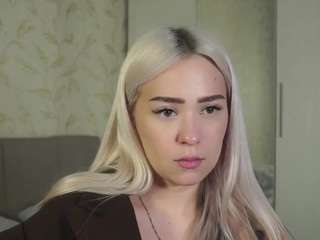 DieraHazlett on webcam for live free nude chat now