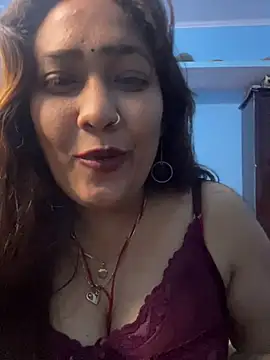 hotyishaa naked in live sex video chat