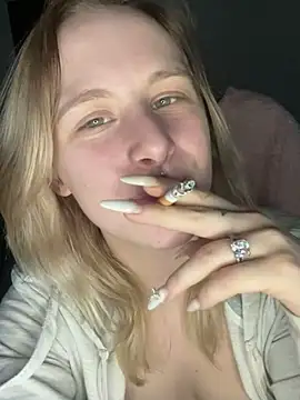 Linchenhoney21 naked in live sex video chat