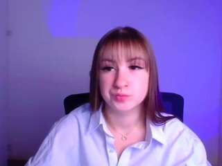 MaryJanneee on webcam for live free nude chat now