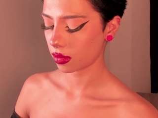 NahomyCute on webcam for live free nude chat now