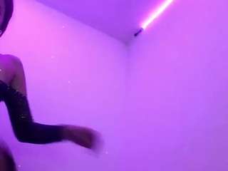 Nicolevalentina on webcam for live free nude chat now