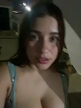 perlita05 naked in live sex video chat