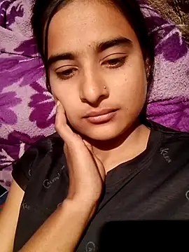Poonam_Baby naked in live sex video chat