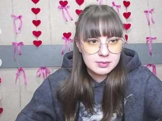 SusieMultigirl on webcam for live free nude chat now