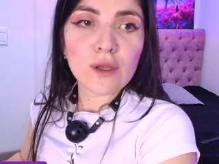 Amara-vegaa on webcam for live free nude chat now