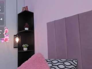 Bonniie-22 on webcam for live free nude chat now