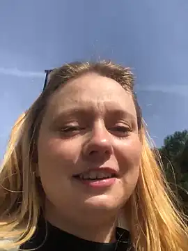 chloetarducci naked in live sex video chat