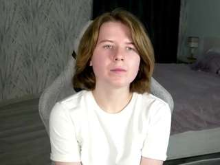GaynaBelow on webcam for live free nude chat now