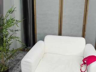 KiraWebb on webcam for live free nude chat now