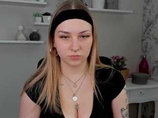 SelenaGlam on webcam for live free nude chat now