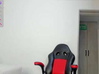 Serena-Raee on webcam for live free nude chat now