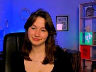 sweet-lanaya on webcam for live free nude chat now