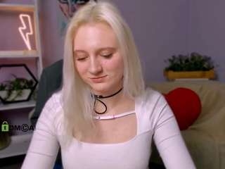 sweety-kyily on webcam for live free nude chat now