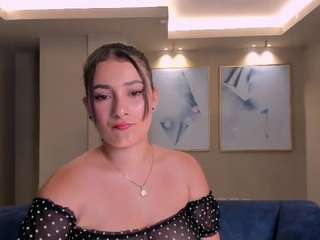 TamaraHills on webcam for live free nude chat now