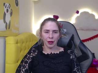 TessaDaybreak on webcam for live free nude chat now