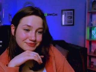 vivienne-sweet on webcam for live free nude chat now