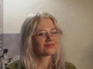 AlodiaCavell on webcam for live free nude chat now