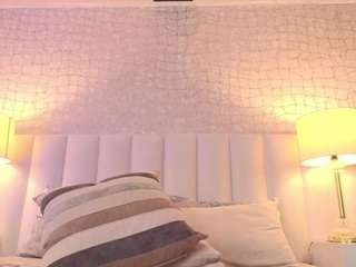 Celeste017 on webcam for live free nude chat now