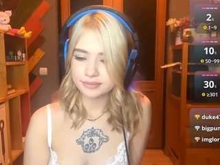 CloverCrammer on webcam for live free nude chat now