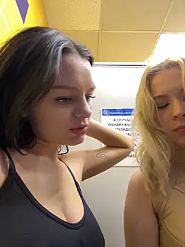 Cum_girlss naked in live sex video chat