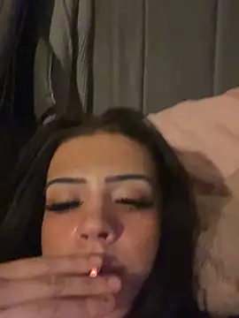 Destinyblu_ naked in live sex video chat
